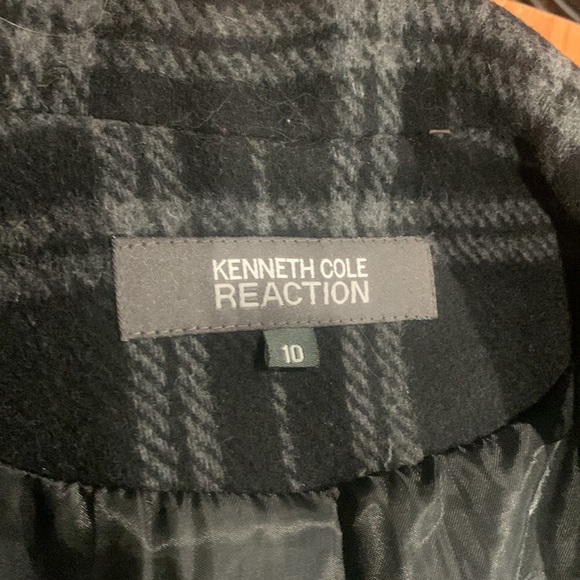 Kenneth Cole Reaction - woman’s Black n Gray plaid peacoat -   Size 10 like new - Picture 4 of 5
